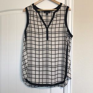 Banana Republic Black and White Top XL